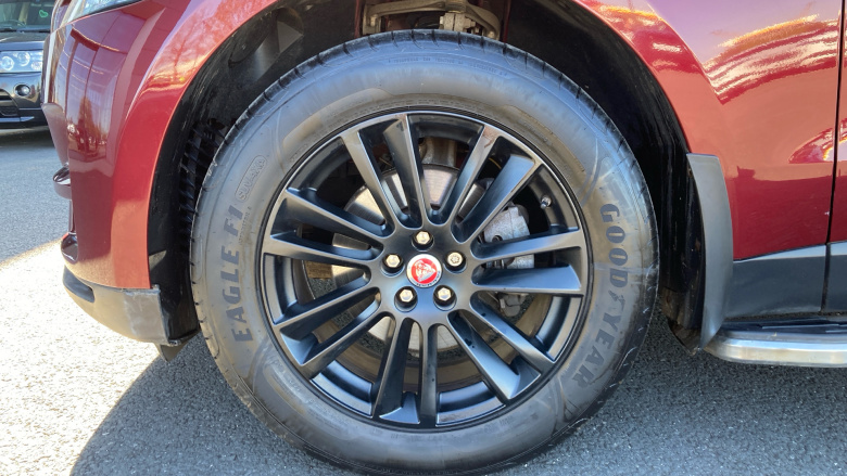 Jaguar F-Pace 2.0d Portfolio 5dr Auto AWD Diesel Estate